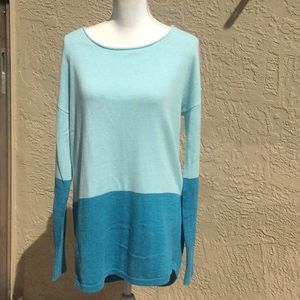 Eddie Bauer sweater size L 👕🌸